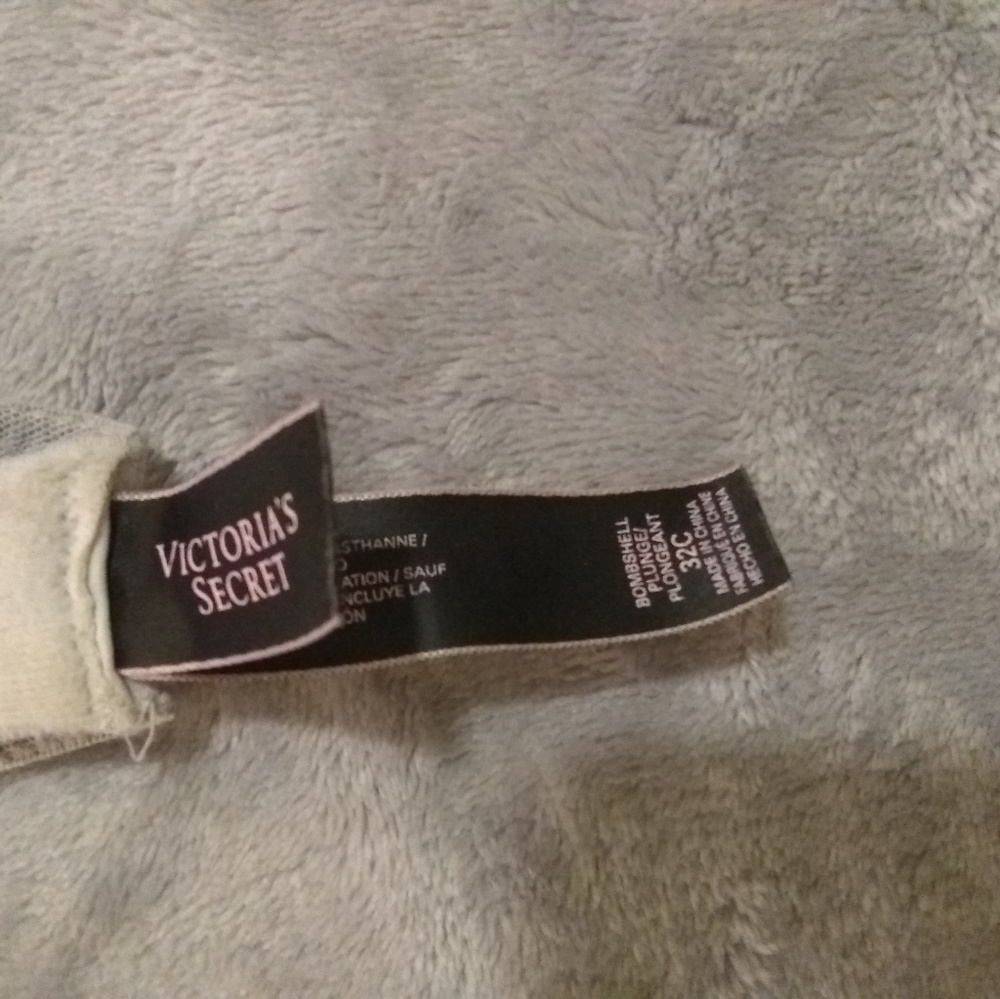 Victoria secret bombshell bra - Picture 2 of 2